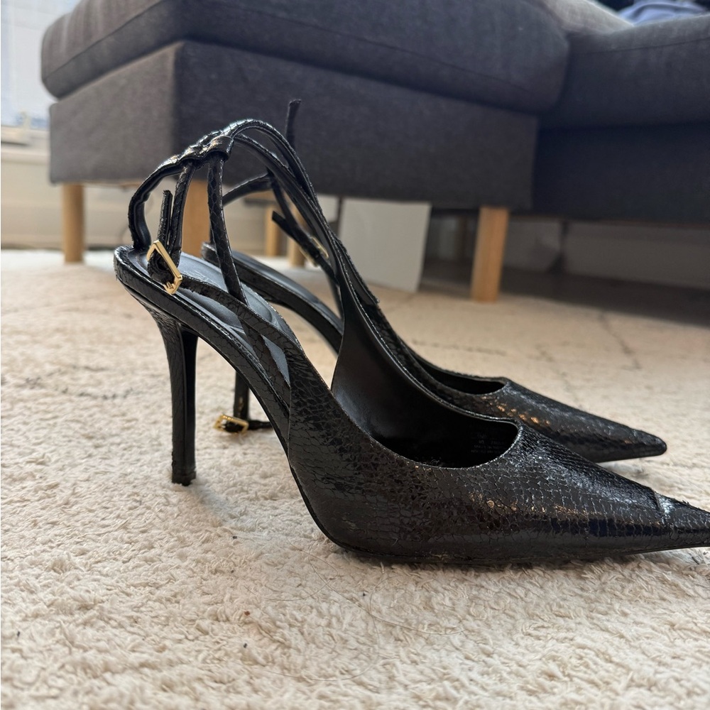 Zara Black Textured Heels